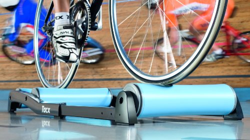 Rollentrainer Garmin Tacx Antares mit konischen Rollen