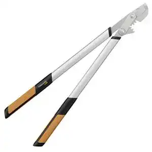Getriebeastschere fiskars quantum bypass fuer frisches holz