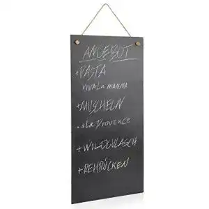 Schiefertafel saenger mit kreide fuer mehrere personen