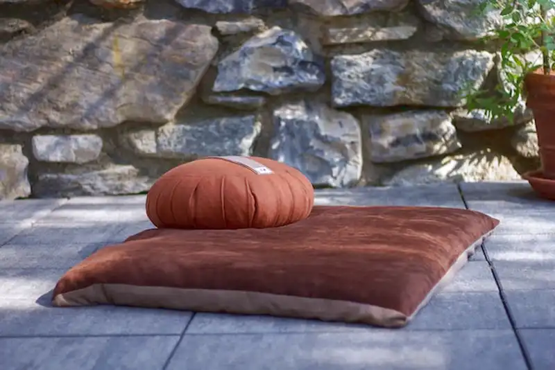 almofadas de meditação
