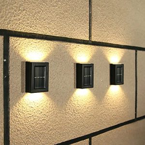 مصابيح حائط بالطاقة الشمسية YUNYODA مصابيح حائط للحديقة تعمل بالطاقة الشمسية، 4 قطع