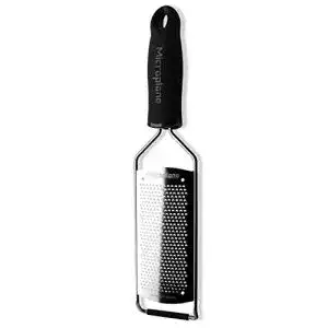 Zester reibe microplane kuechenreibe fein fuer hartkaese