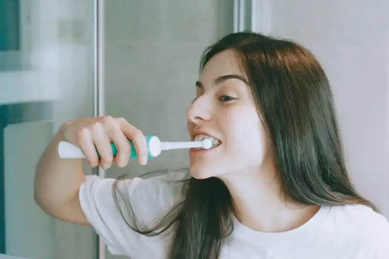 Elektrikli diş fırçası