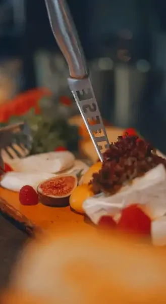 sýr nůž