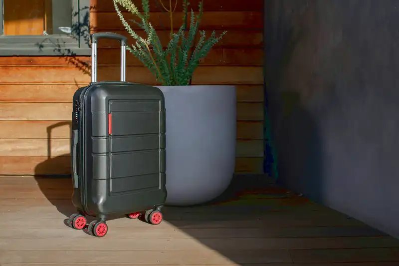 Travel bag with wheels