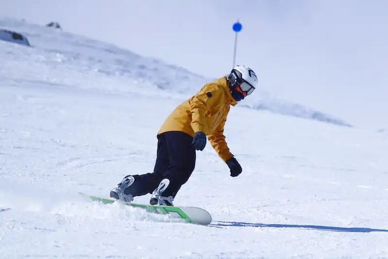 Snowboard bağlama