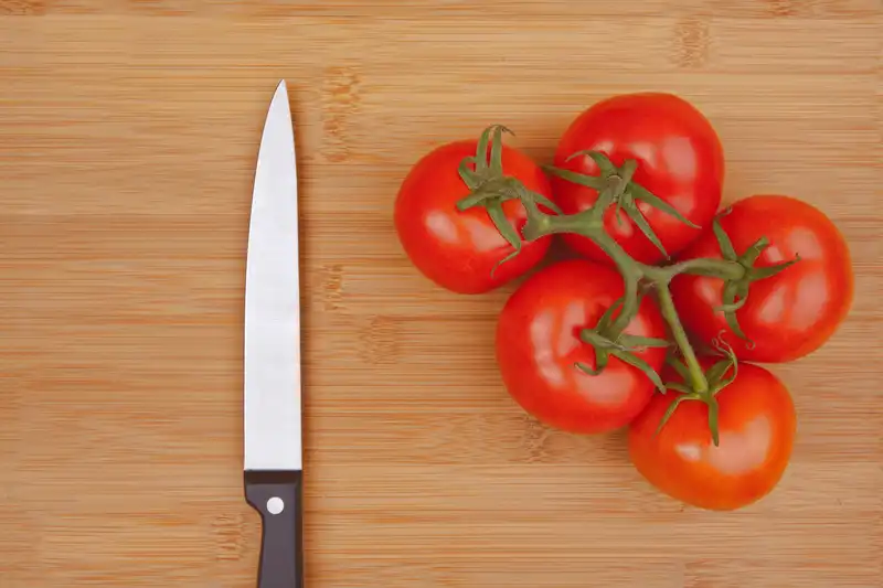 سكين الطماطم