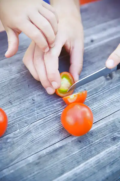 cuchillo de tomate
