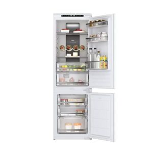 Встроенная комбинация холодильника и морозильной камеры.