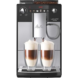 Machine à café entièrement automatique avec tuyau à lait