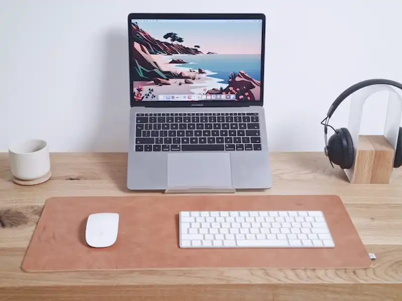 Laptop stand