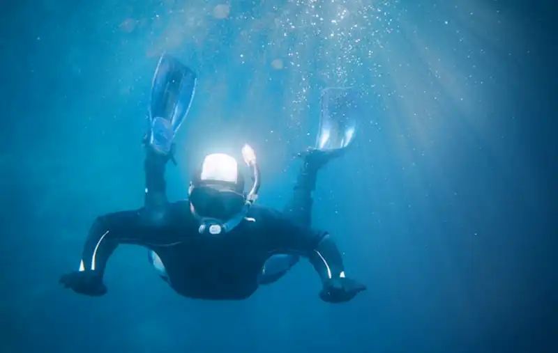 aviones no tripulados bajo el agua