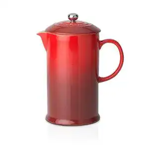French press le creuset kaffeebereiter aus steinzeug 1 l kirschrot