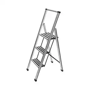 Trittleiter 3 stufen wenko leichte aluminium trittleiter mit 3 stufen
