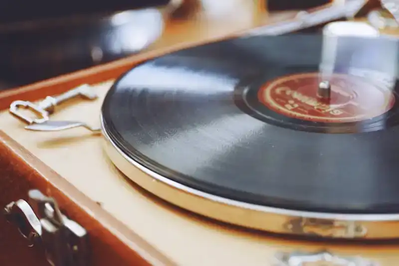 Pro-Ject-Plattenspieler_1