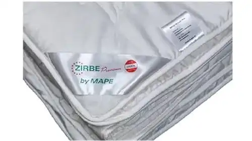 Zirbendecke Mape Light aus 100% Schafschurwolle mit Zirbenflocken