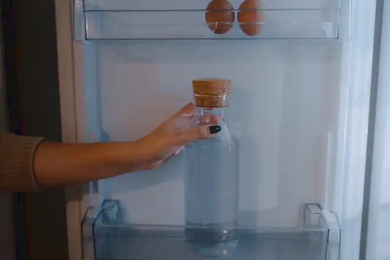 Kleiner Kühlschrank mit Gefrierfach_1