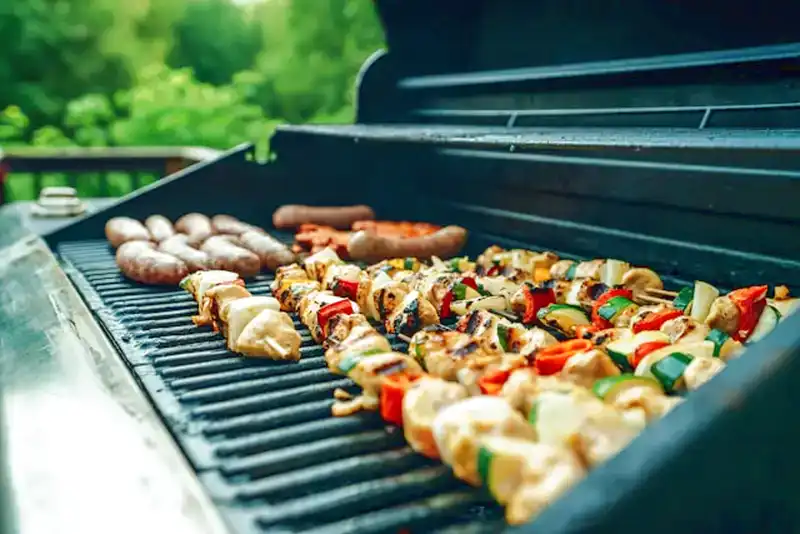 Jamestown-Holzkohlegrill 3