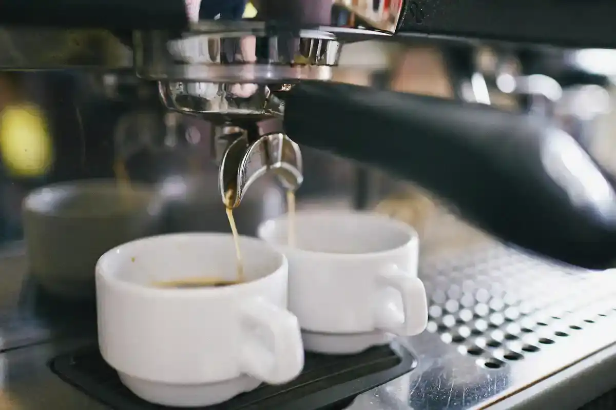 Kaffeevollautomat mit 2 Bohnenkammern - Kaffeevollautomat mit 2 Bohnenkammern 2