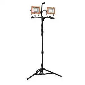 Baustrahler smartwares fcl 80114 mit stativ 2x 30 w led