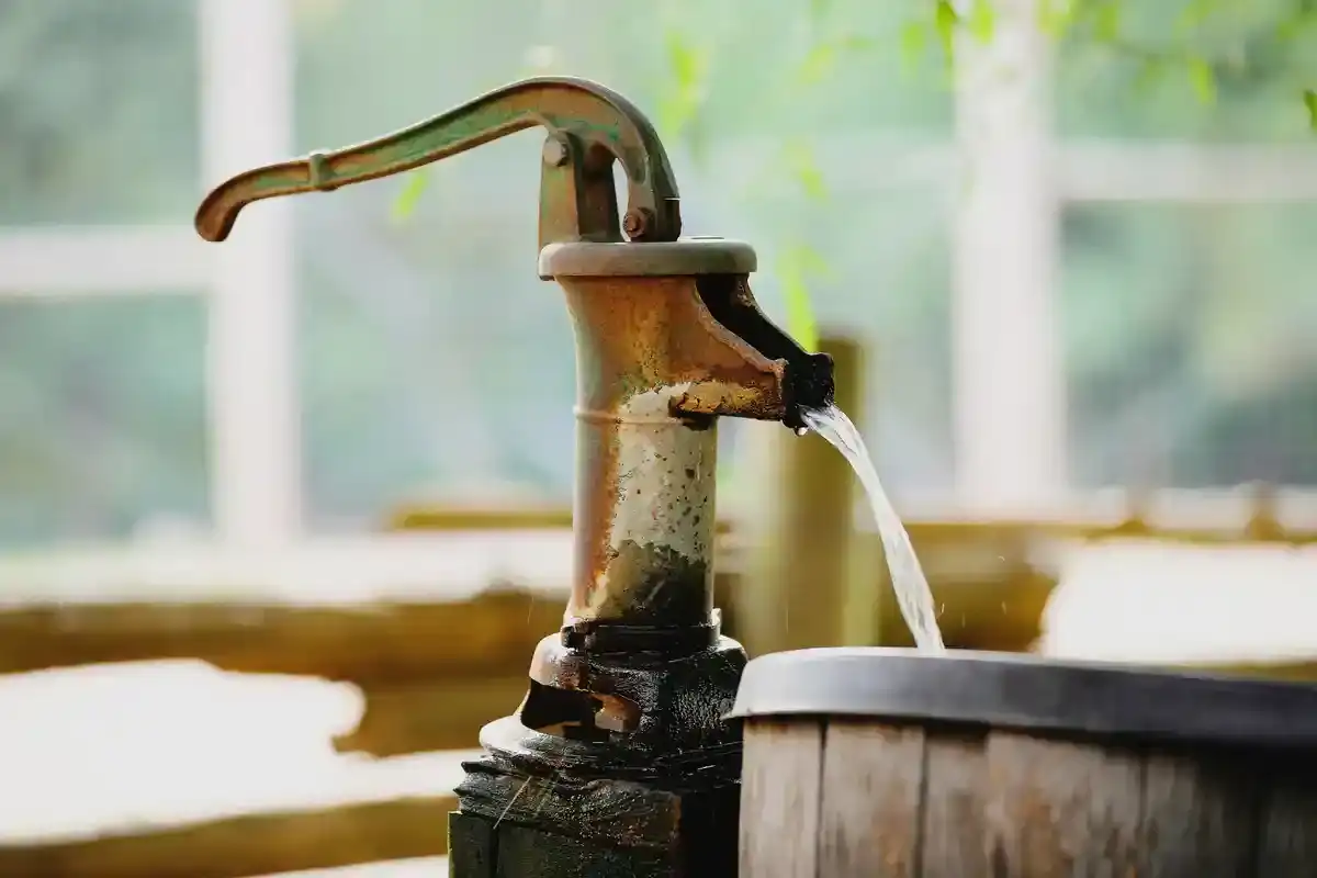 Wasserzapfsäule - Wasserzapfsaeule