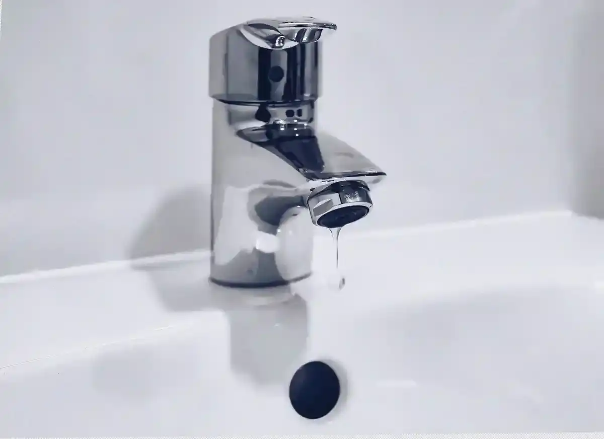 Waschtischarmatur mit Sensor - Waschtischarmatur mit Sensor 2