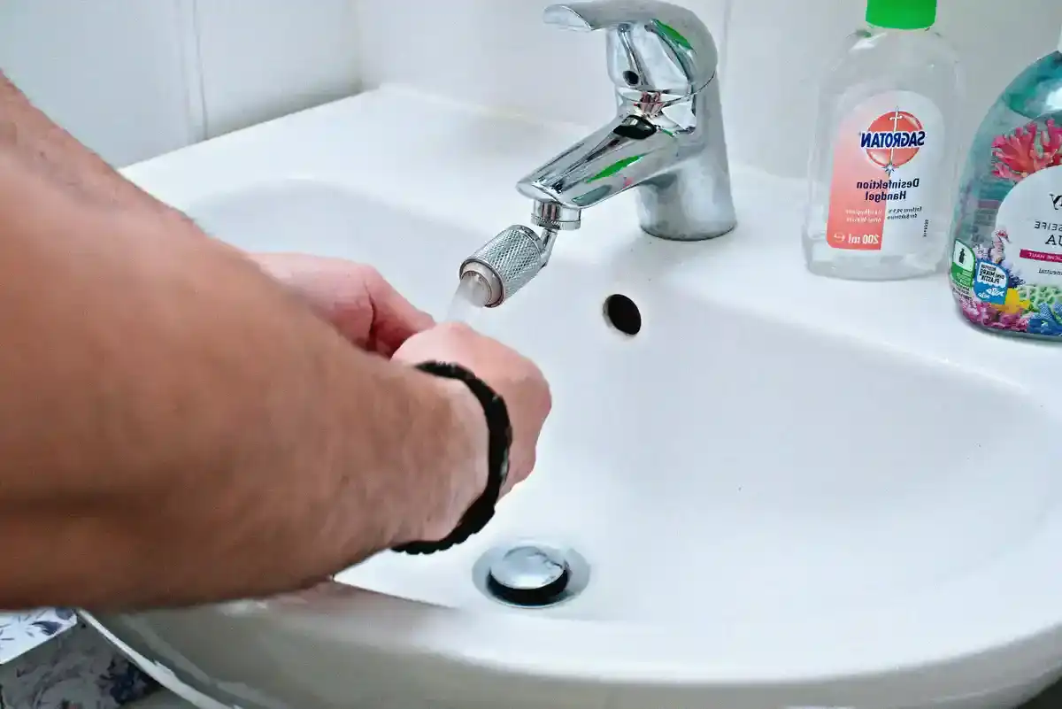 Waschtischarmatur mit Sensor - Waschtischarmatur mit Sensor