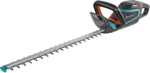Gardena Akku-Heckenschere PowerCut Li-40/60 für präzises Heckenschneiden