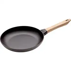 Staub Gusseisenpfanne mit Holzgriff, 26 cm, für alle Herdarten