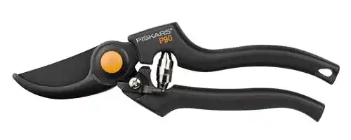 Fiskars Bypass-Gartenschere für präzises Schneiden von Pflanzen