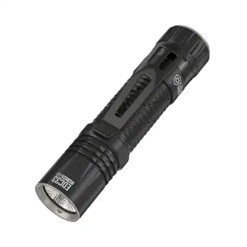 Nitecore EDC33 Taschenlampe im Vergleich
