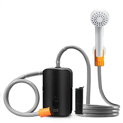 Campingdusche mit Pumpe von Koopsmate für Outdoor-Aktivitäten