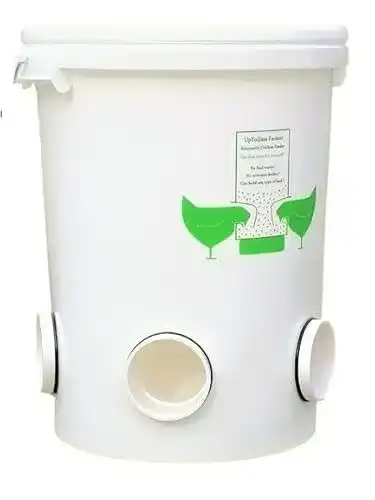Hühnerfutterautomat von UpToDate für Freilandhühner