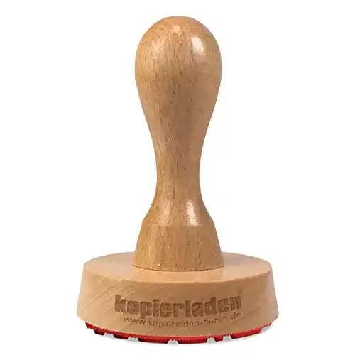 Personalisierbarer runder Holzstempel mit eigenem Text und Logo