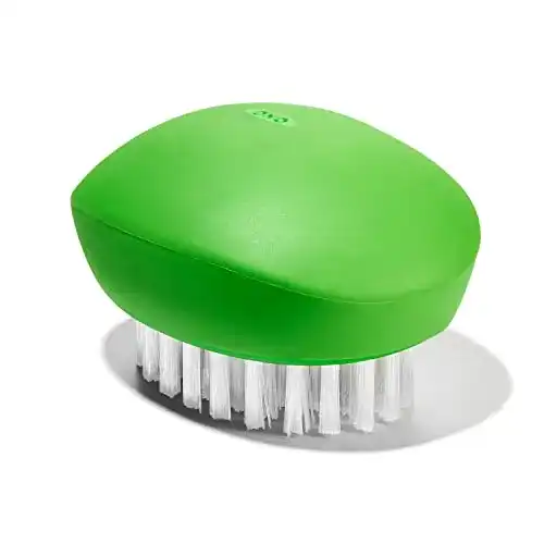 Gemüsebürste von Oxo Good Grips mit Nylonborsten