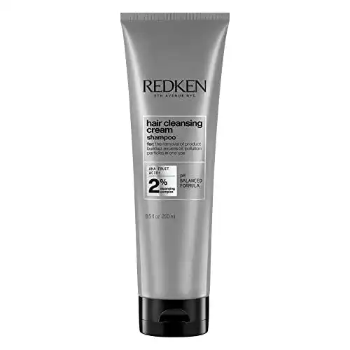 Peeling-Shampoo von Redken für eine gründliche Reinigung der Kopfhaut