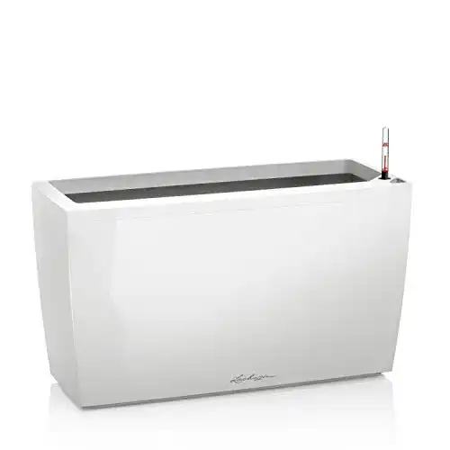 Blumenkästen mit Wasserspeicher von Lechuza Cararo in Weiß