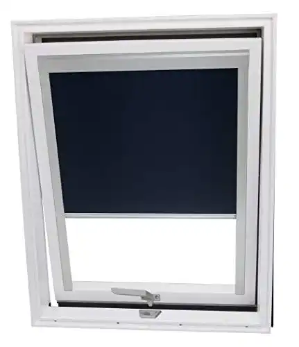 Dachfenster Balio Kunststoff mit Verdunkelungsrollo und Universalrahmen