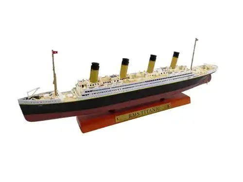 Titanic Modell Opo 10 – Miniaturnachbildung des Transatlantikdampfers