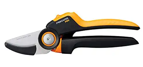 Amboss-Gartenschere Fiskars X-series PowerGear P941 im Vergleich