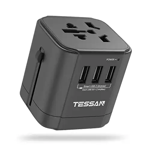 Reiseadapter TESSAN für internationale Steckdosen mit 3 USB-A Anschlüssen