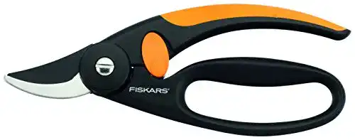 Fiskars Bypass-Gartenschere für präzises Schneiden von Pflanzen