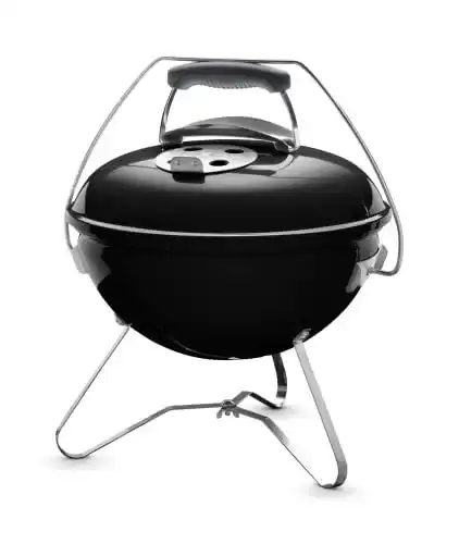 Kleiner Holzkohlegrill Weber Smokey Joe Premium für den Außenbereich