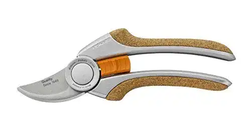 Fiskars Bypass-Gartenschere für frische Äste und Zierpflanzen