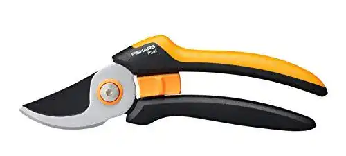 Fiskars Bypass-Gartenschere L Solid für präzise Schnitte