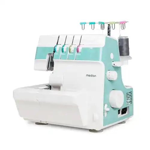 Overlock-Nähmaschine von MEDION mit Zubehör und LED Licht
