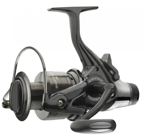 Karpfenrolle Daiwa Black Widow BR 4000, Farbe Schwarz