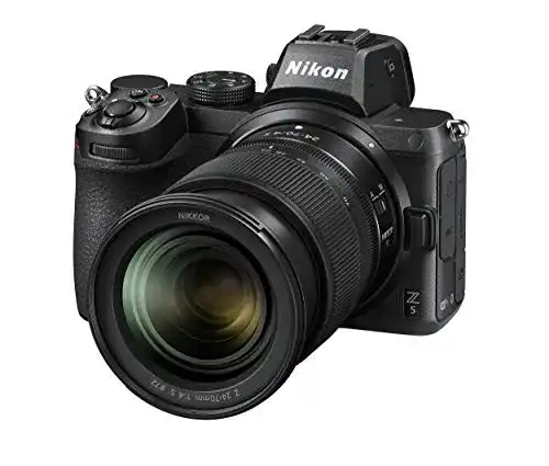 Nikon Z 5 Vollformatkamera mit 24-70mm Objektiv