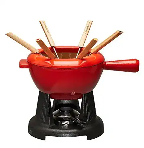 Fondue-Set aus Gusseisen von Le Creuset mit Zubehör und 2,0 L Volumen