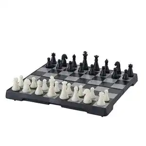 Schachbrett Engelhart – Magnetisches und einklappbares Schachspiel